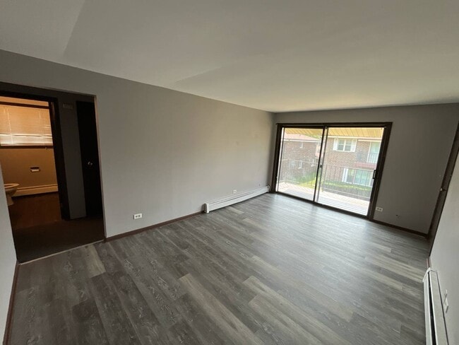 Building Photo - 14803 Kilpatrick Ave