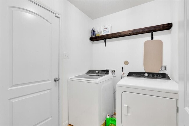 Building Photo - 316 Shoshone Ridge Dr