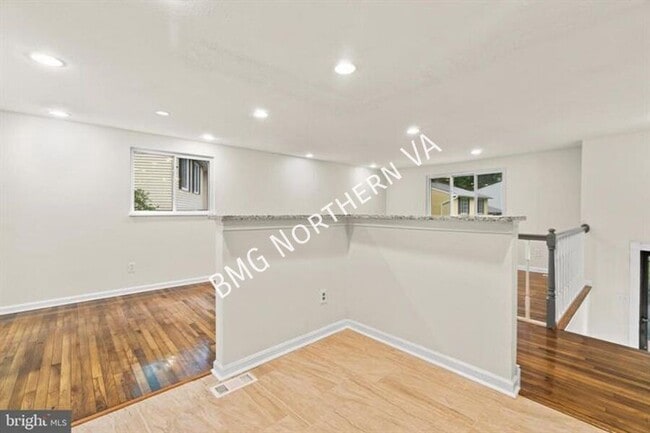 Building Photo - 8461 Yellow Leaf Ct