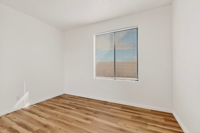 Building Photo - 4200 Ridgeway Ct