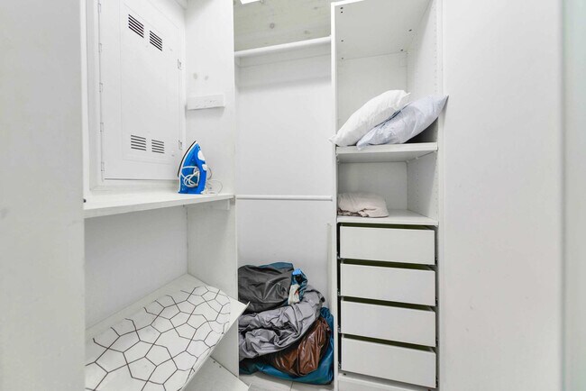 Building Photo - 481 NE 29th St