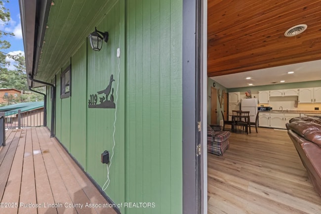 Building Photo - 119 Chaparral Dr