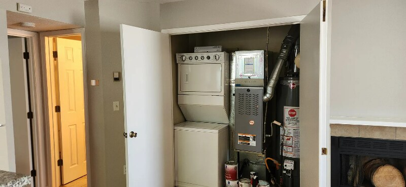 Building Photo - 17000 E Ford Dr