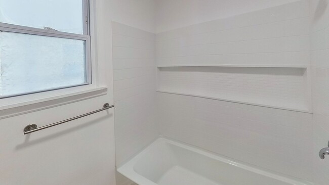 Building Photo - 1529 S Stillman St