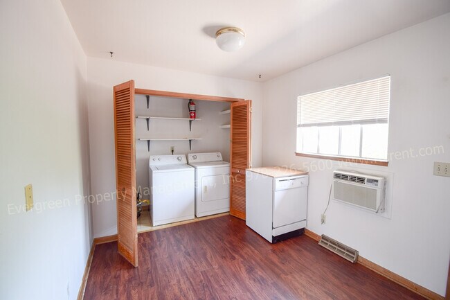 Building Photo - 1787-1789 Westfield Drive