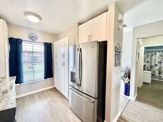 Building Photo - AVAILABLE 2026 SEASON! HERITAGE LAKES COND...