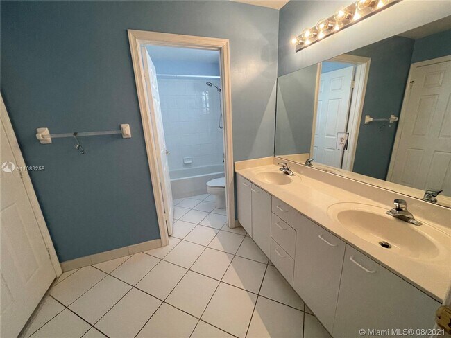 Building Photo - 16331 SW 49th Ct