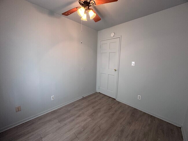 Building Photo - 1504 Edgewood-