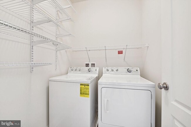 Building Photo - 42938 Courtland Chase Square