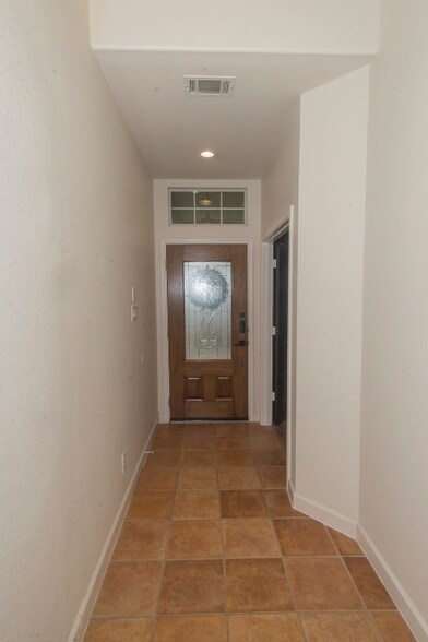 Building Photo - 137 Conway Castle Dr