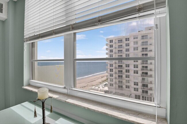 Building Photo - 4505 S Ocean Blvd