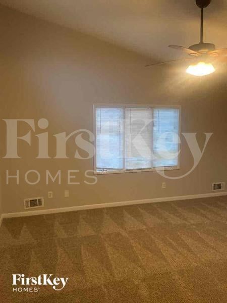 Building Photo - 2876 Fieldstone Dr SE