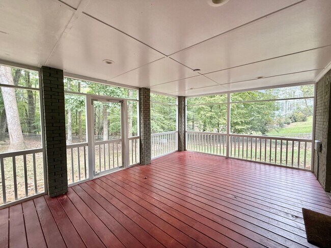 Building Photo - **OFFERING WAIVED APPLICATION FEES & $250 ...