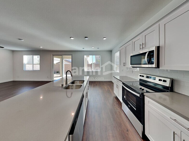 Building Photo - 4812 Blushing Star St