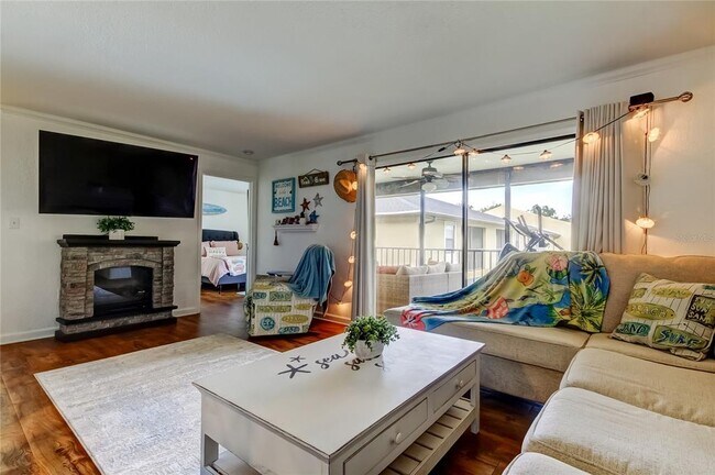Building Photo - 12261 Sailwinds Dr