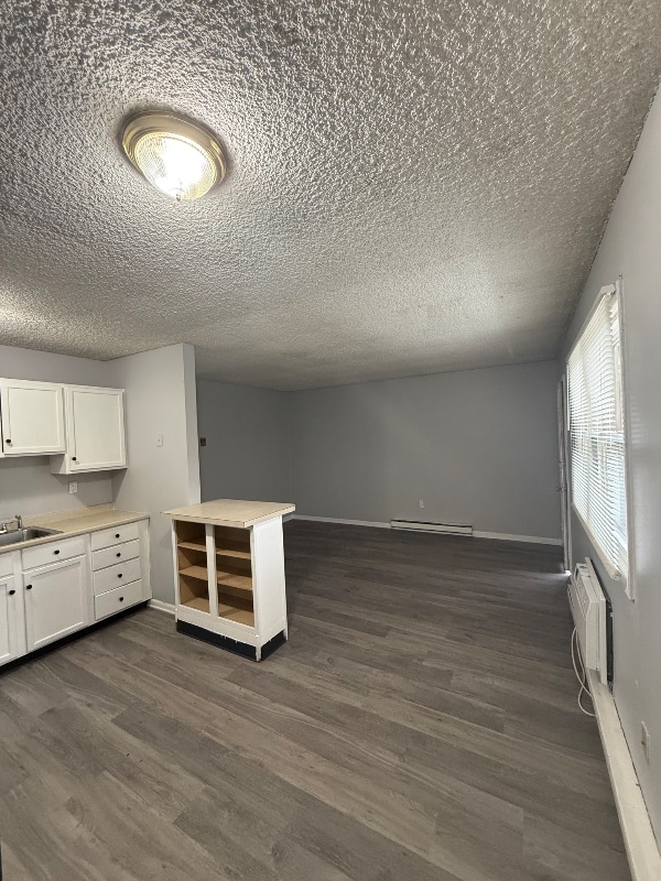 Building Photo - 2105 Florence Ave