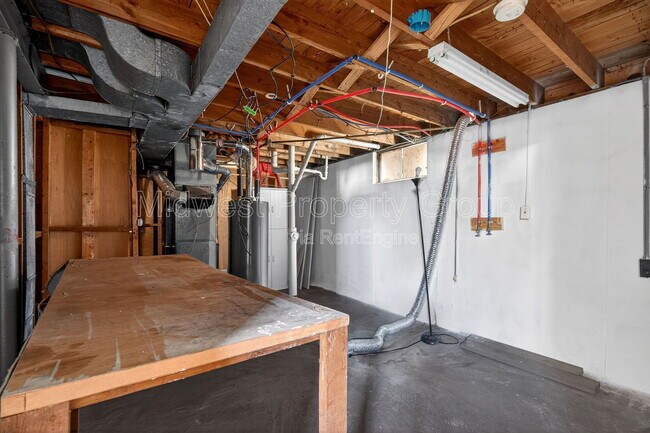 Building Photo - 8280 Frost Ave