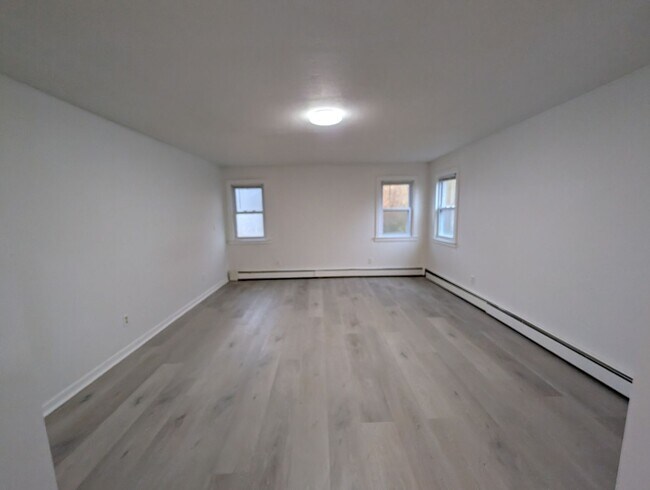 Building Photo - 822 Prospect Ave