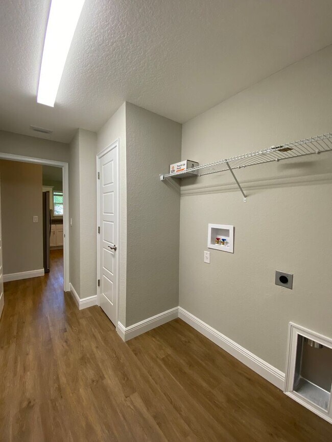 Building Photo - Beautiful home in Citrus Springs.