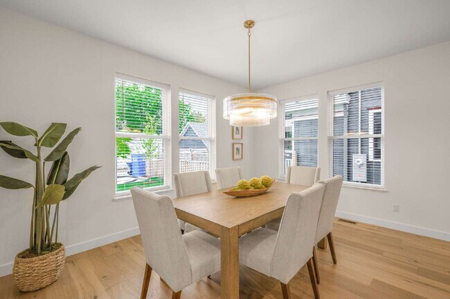 Building Photo - Stunning New Construction in the Heart of Uptown