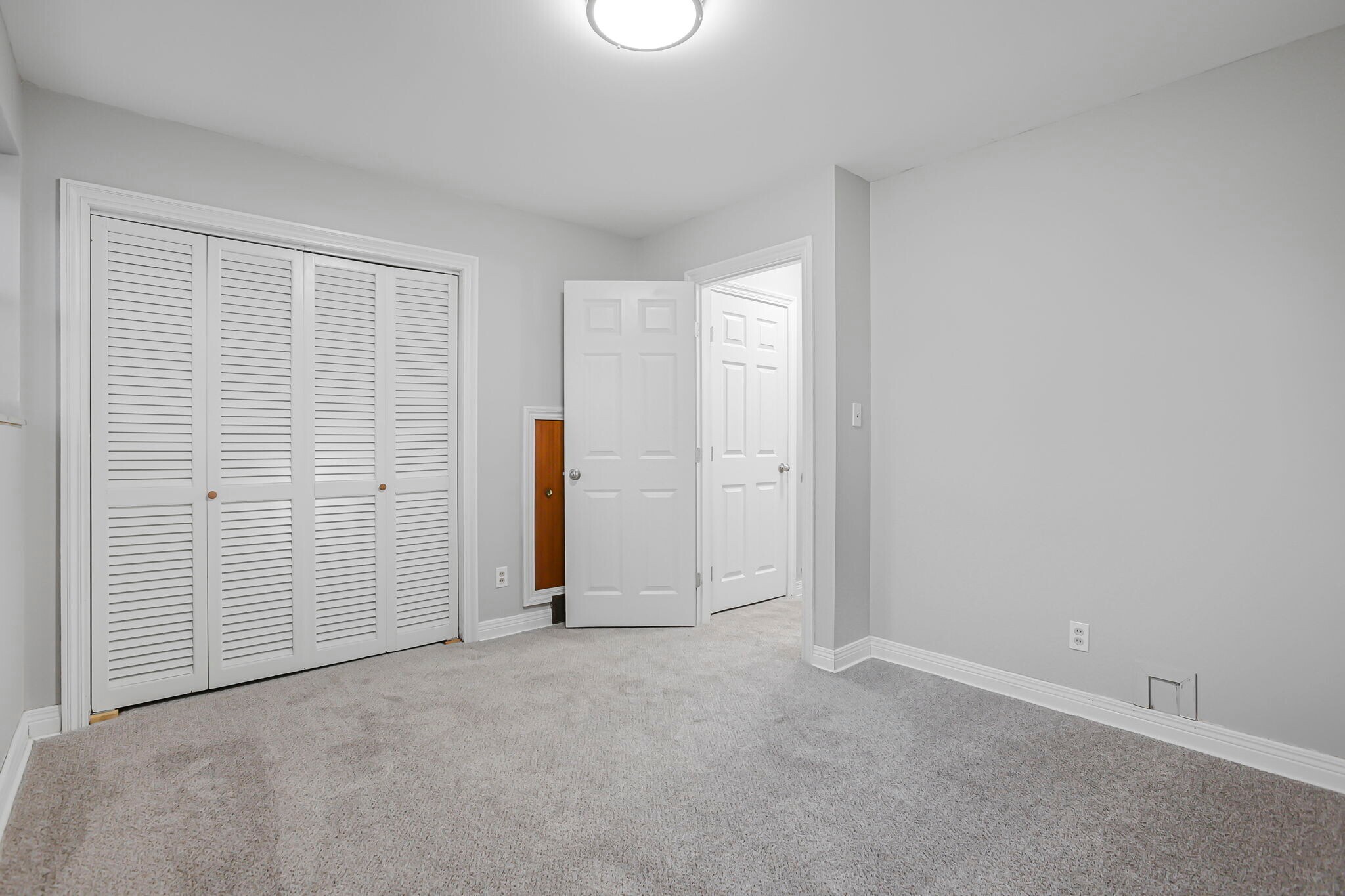 Building Photo - 1062 Oberlin Dr