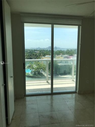 Building Photo - 5900 Collins Ave