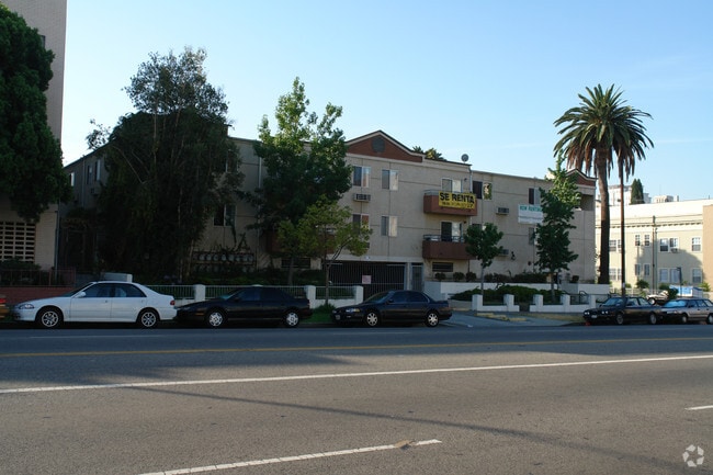 Building Photo - Rampart Village Villas