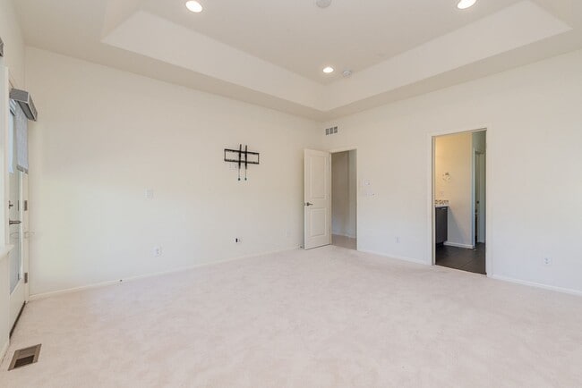 Building Photo - Beautiful 4 Bed, 3.5 bath home in SE Fort Collins