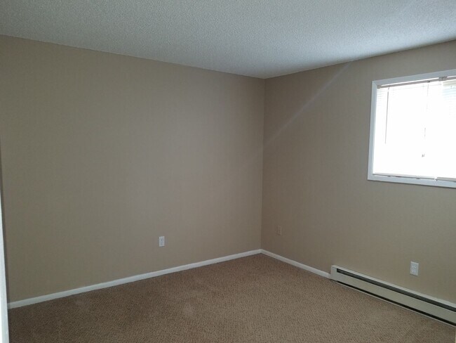 Building Photo - 1115 S Cherry St