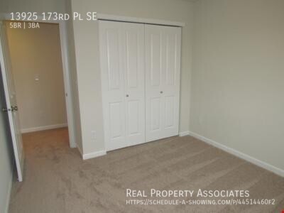 Building Photo - Beautiful Renton Home for Rent