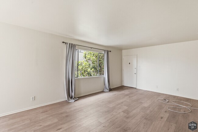 Building Photo - 3757 Glendon Ave