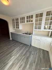 Building Photo - 409 Main St