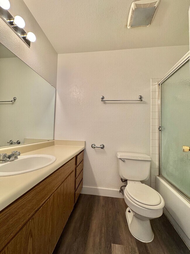 Building Photo - Condo with Garage Attached for rent!