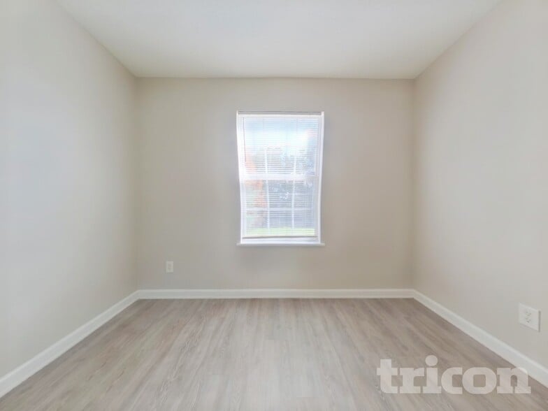 Building Photo - 482 Fox Trot Dr