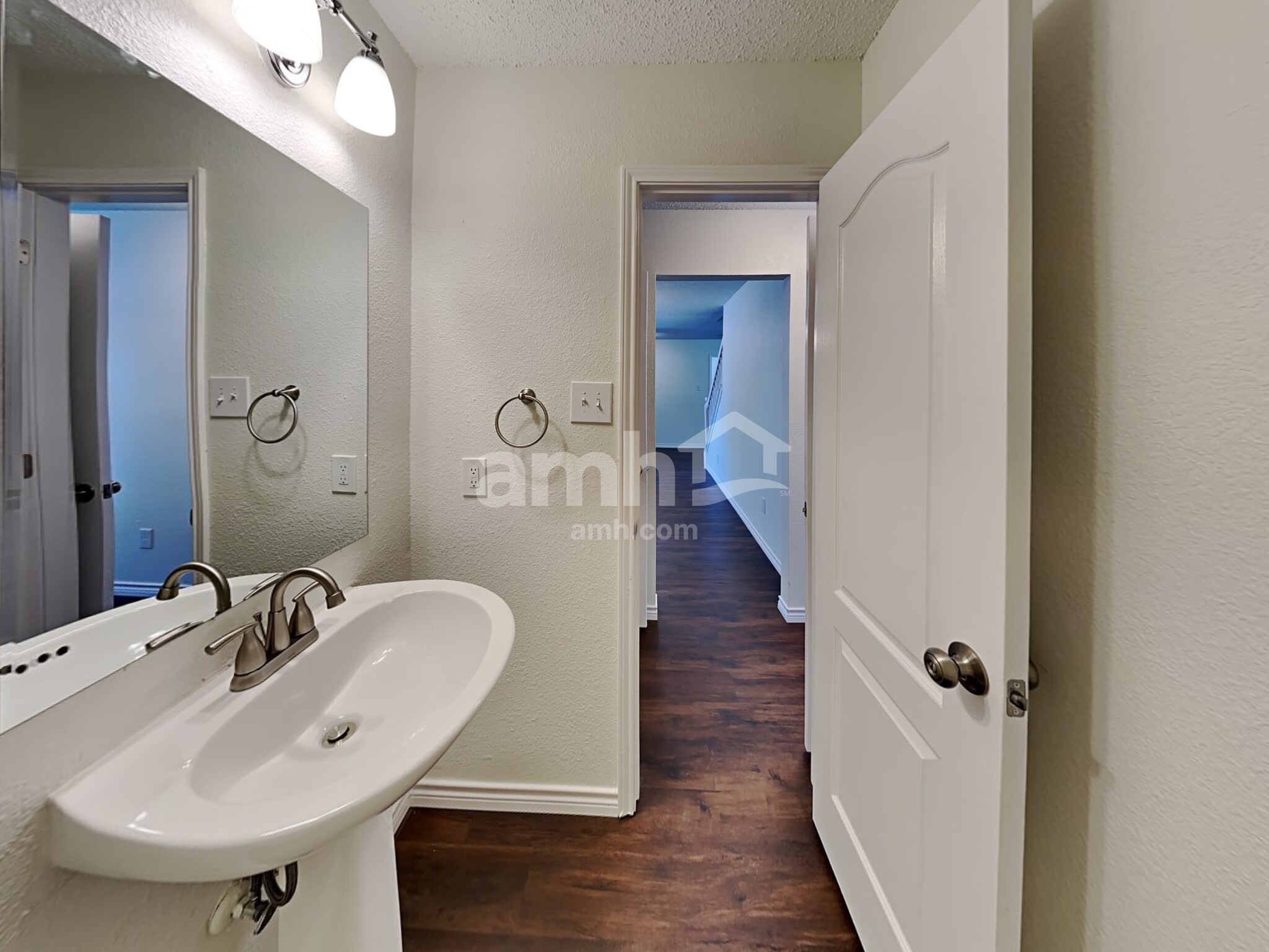 Building Photo - 8113 Lake Haven Dr