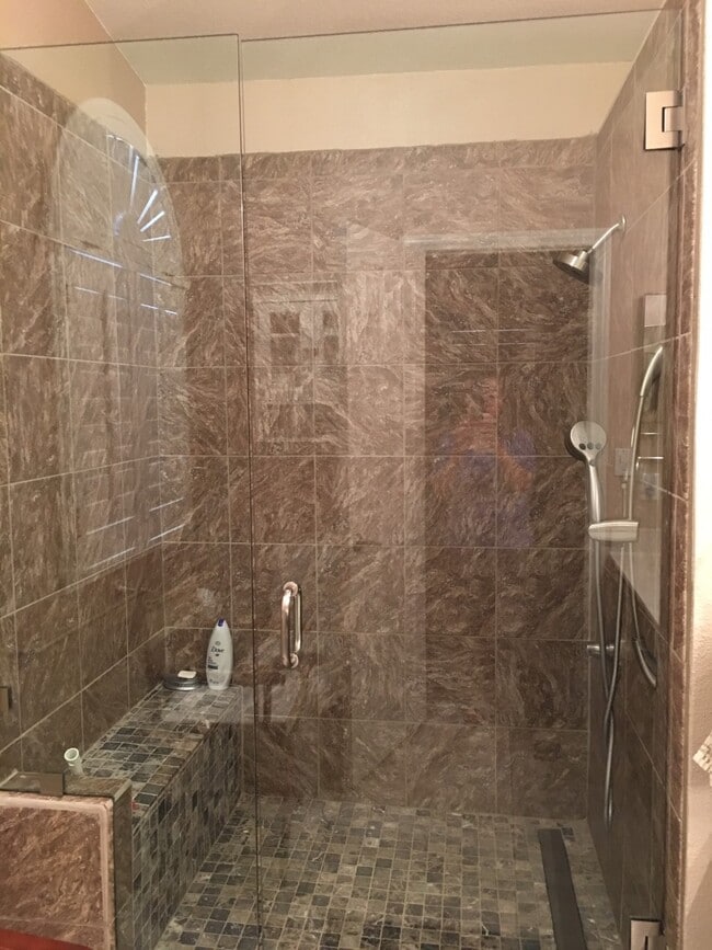 Building Photo - 137 Weatherstone Dr