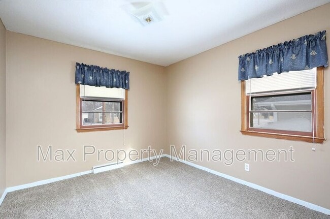 Building Photo - 3300 Bel Aire Rd