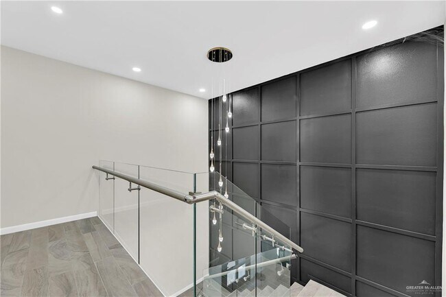 Building Photo - 1420 Providence Ave