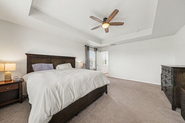 Building Photo - Beautiful spacious four bedroom house!