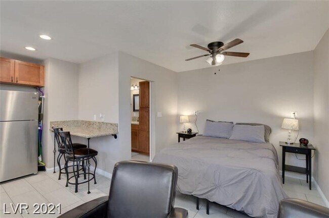 Building Photo - ** COMING SOON ** AMAZING SINGLE STORY HOME IN HENDERSON WITH DETACHED CASITA NO HOA & HOME COMES...