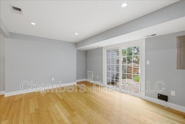 Building Photo - 5713 Independence Cir