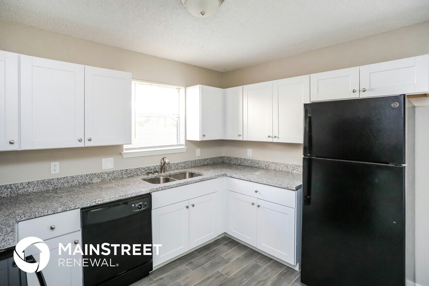 Building Photo - 6409 Stardust Dr S