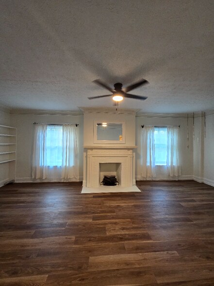 Primary Photo - 2472 Overlook Rd
