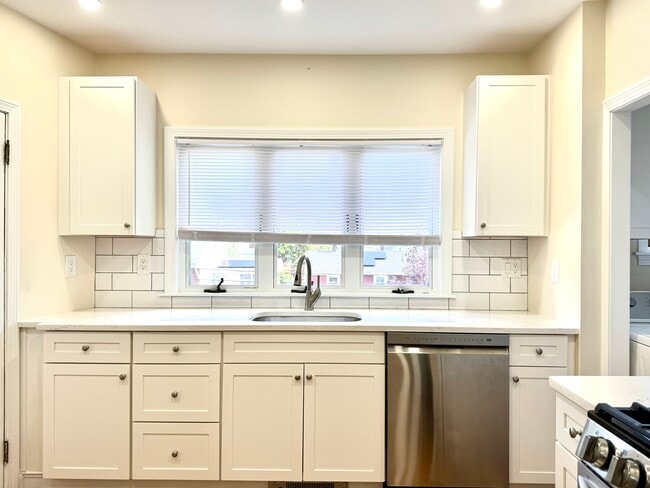 Building Photo - 57 Winthrop Rd