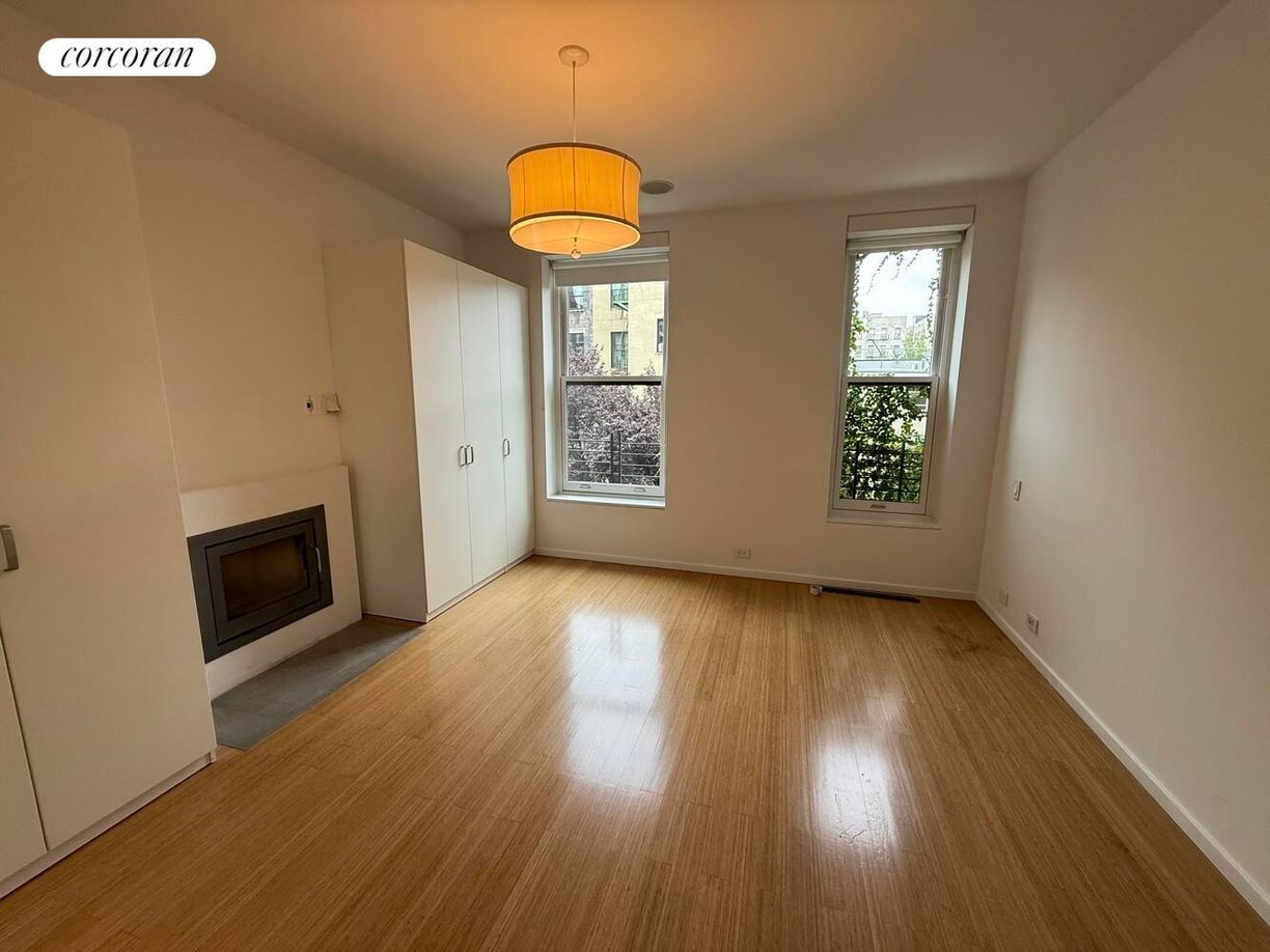 Building Photo - 112 W 118th St