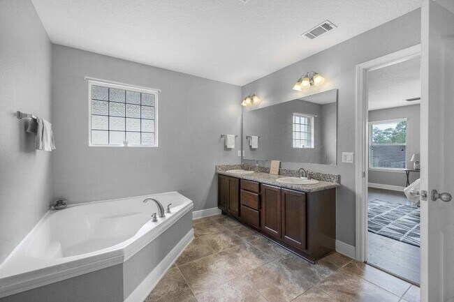 Building Photo - 4415 Mirada Way