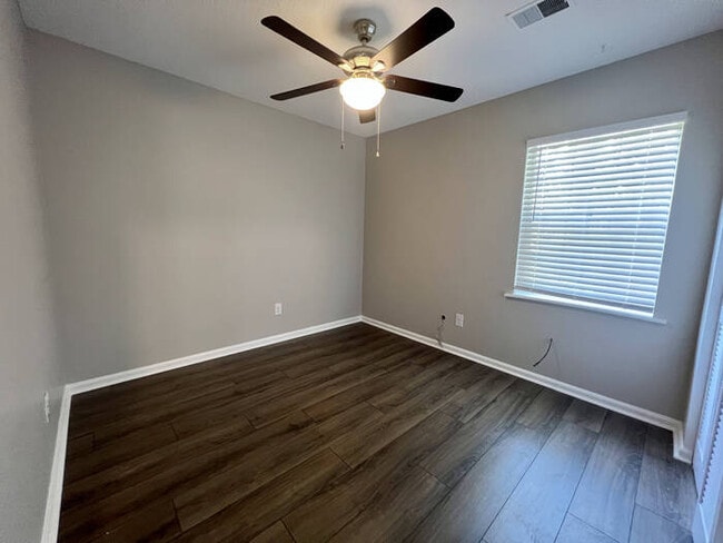 Building Photo - 21A Battery Walk Court