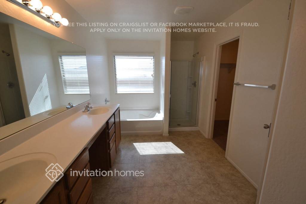 Building Photo - 12047 W Salter Dr