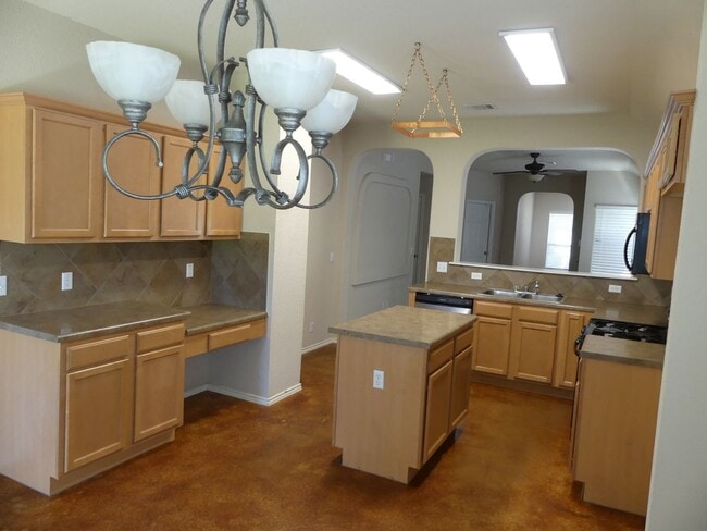 Building Photo - PRICE DROP !!