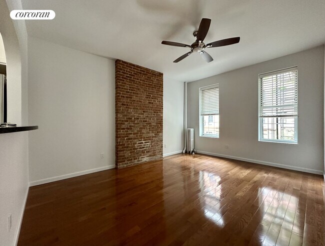 Primary Photo - 326 E 93rd St